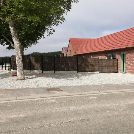 Casa de Férias Les Ganades Au Coeur Des Pepinieres Brunehaut